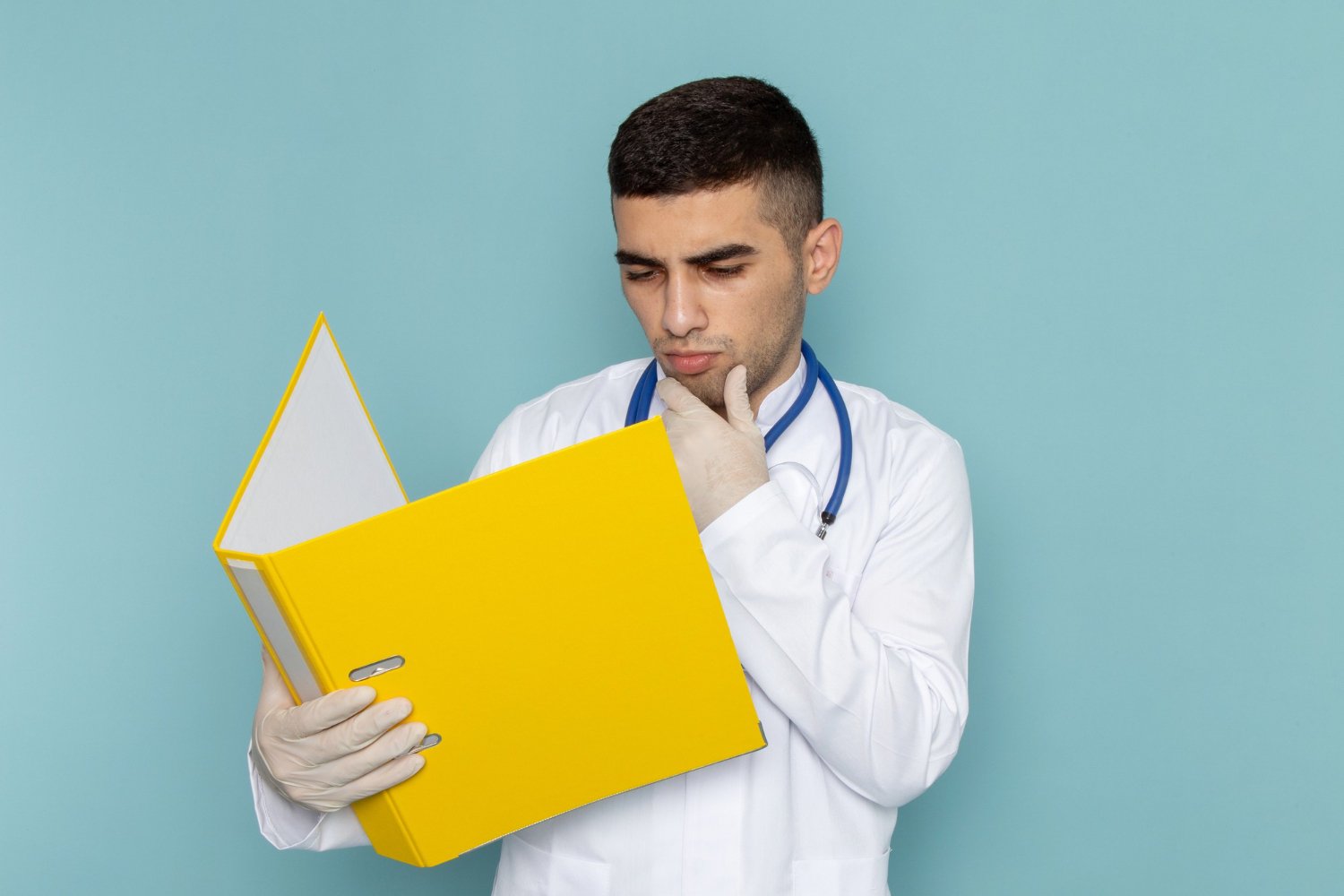 Dr sick note is a formal medical certificate from a registered doctor confirming a person’s inability to work or study due to illness or injury.