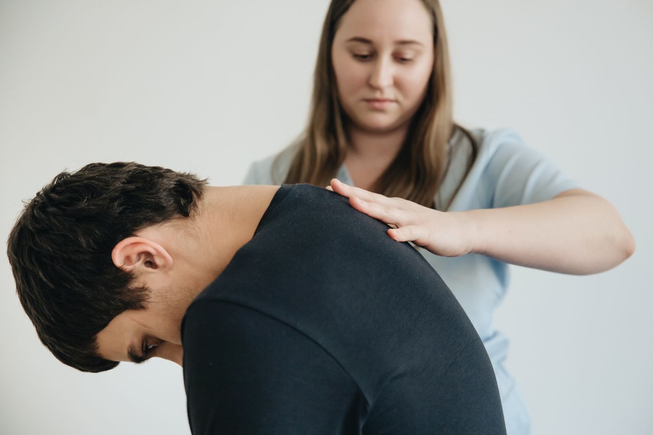 Back Pain — Causes, Red Flags & Online GP Consultation