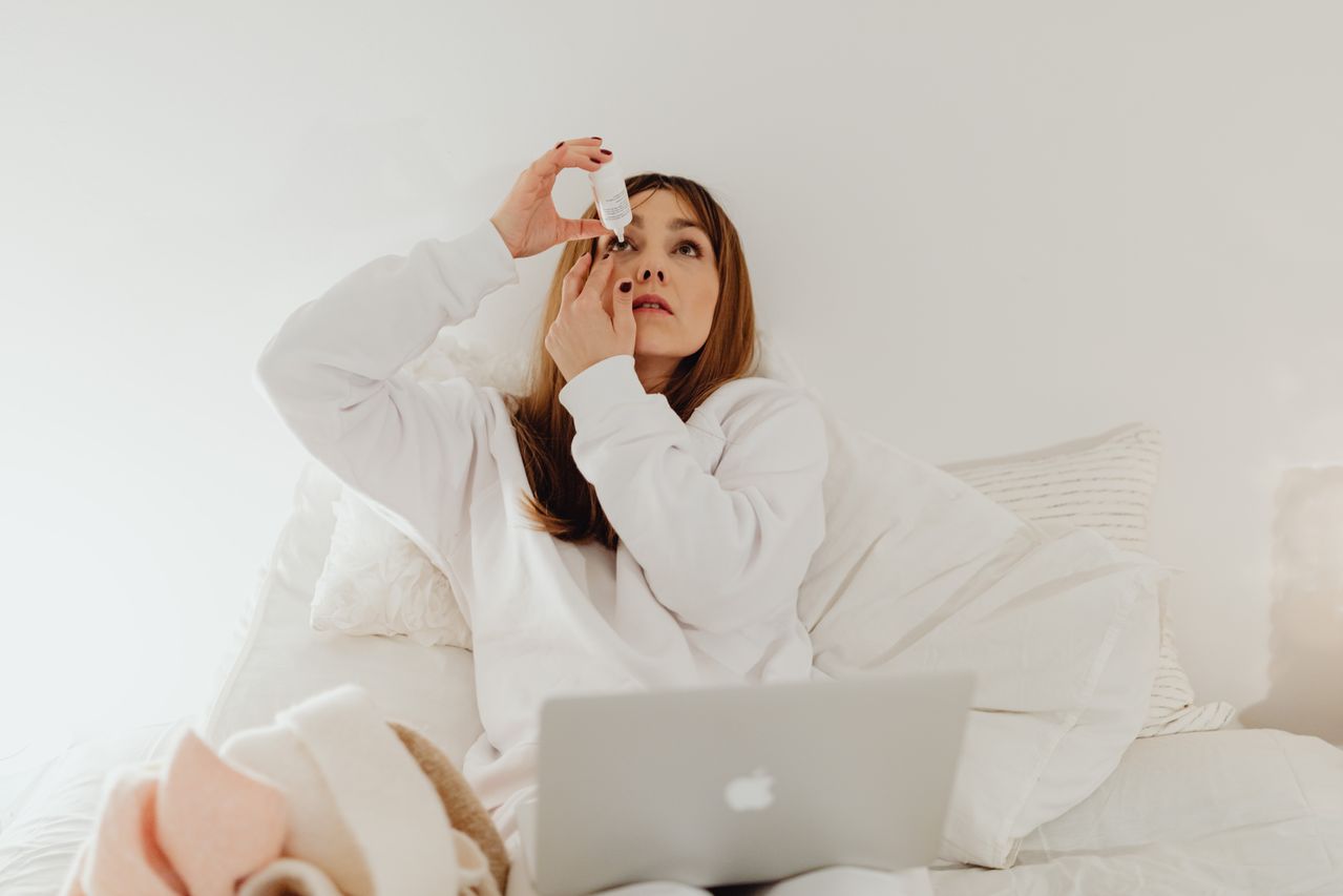 Dry Eye Symptoms: Complete Guide to Causes, Signs & Relief